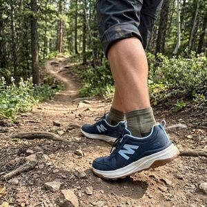 SKECHERS Mesh Trail Sneakers, Women’s 7, Navy Blue